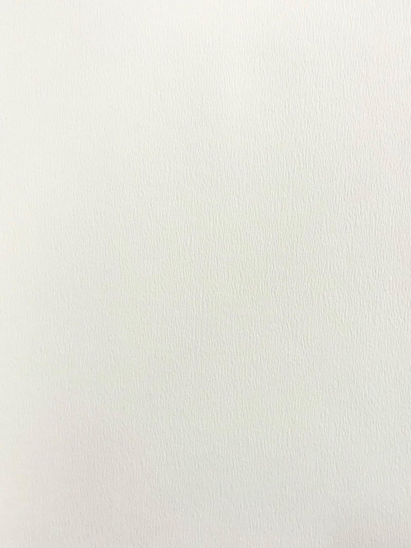١٠٠ ورقة بيضاء مقاس A4، ذات ملمس مميز، وزن ١٢٠ جرامًا للمتر المربع، مناسبة لطابعات نفث الحبر. - Image 2